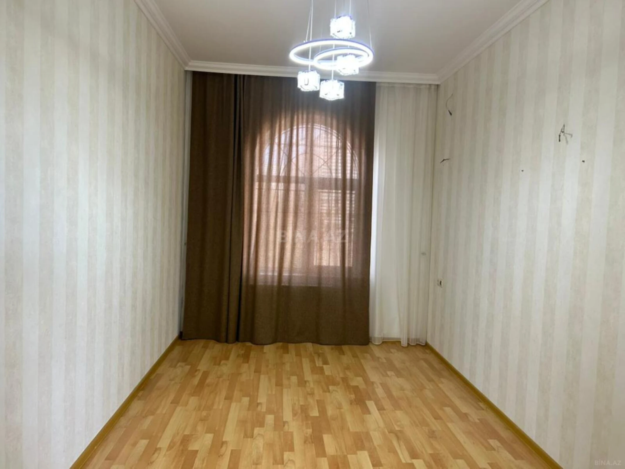 Kirayə verilir 5 otaqlı həyət evi 300 m²
