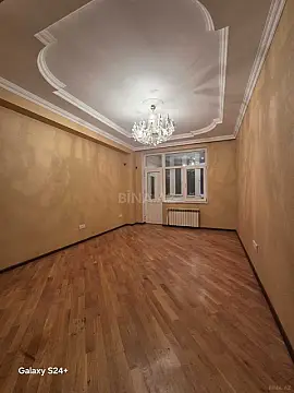 Satılır 2 otaqlı mənzil 82 m²