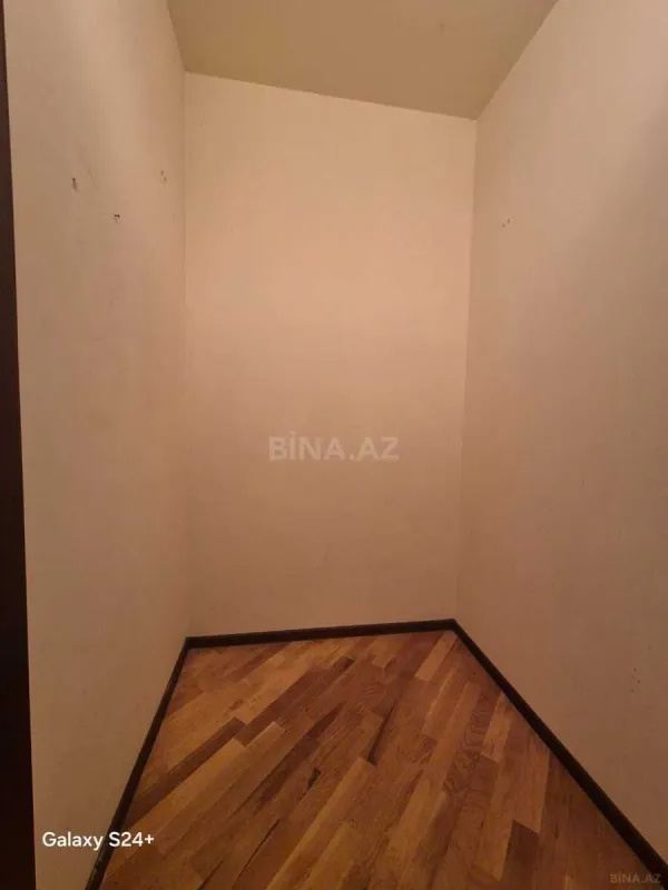 Satılır 2 otaqlı mənzil 82 m²