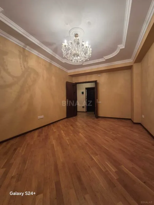 Satılır 2 otaqlı mənzil 82 m²