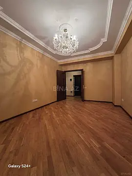 Satılır 2 otaqlı mənzil 82 m²