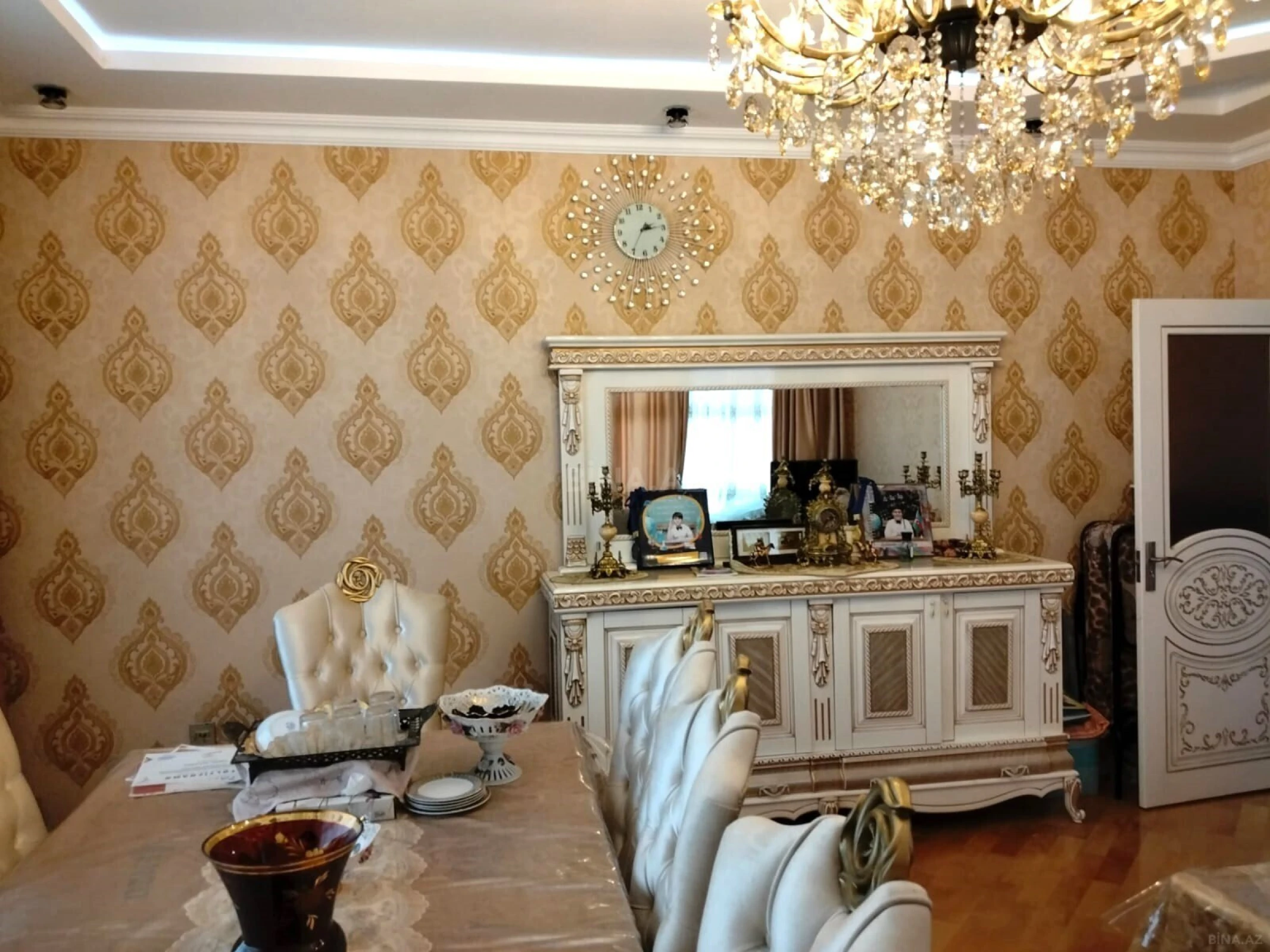 Satılır 4 otaqlı mənzil 145 m²