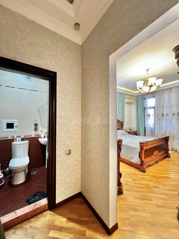 Satılır 3 otaqlı mənzil 152 m²
