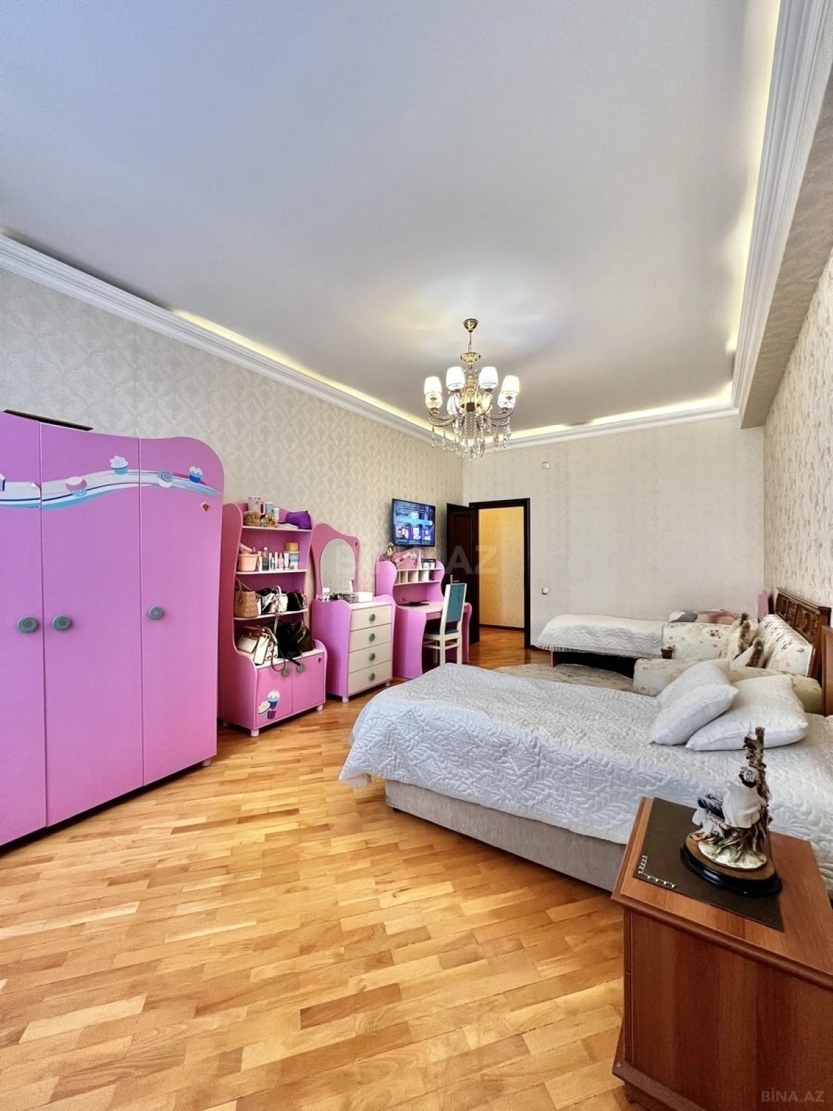 Satılır 3 otaqlı mənzil 152 m²