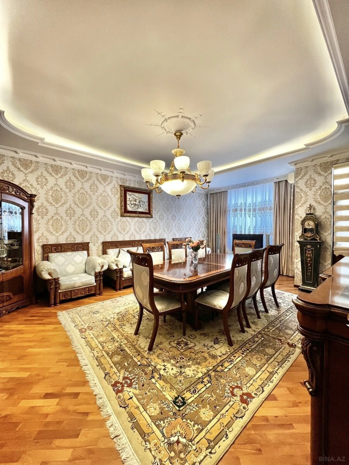 Satılır 3 otaqlı mənzil 152 m²