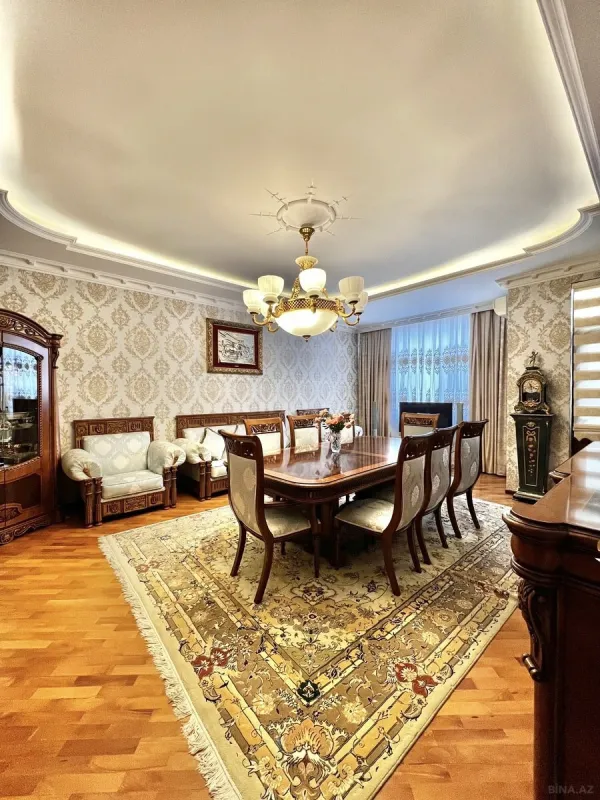 Satılır 3 otaqlı mənzil 152 m²