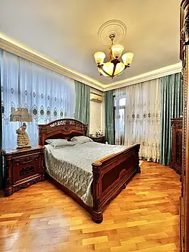 Satılır 3 otaqlı mənzil 152 m²