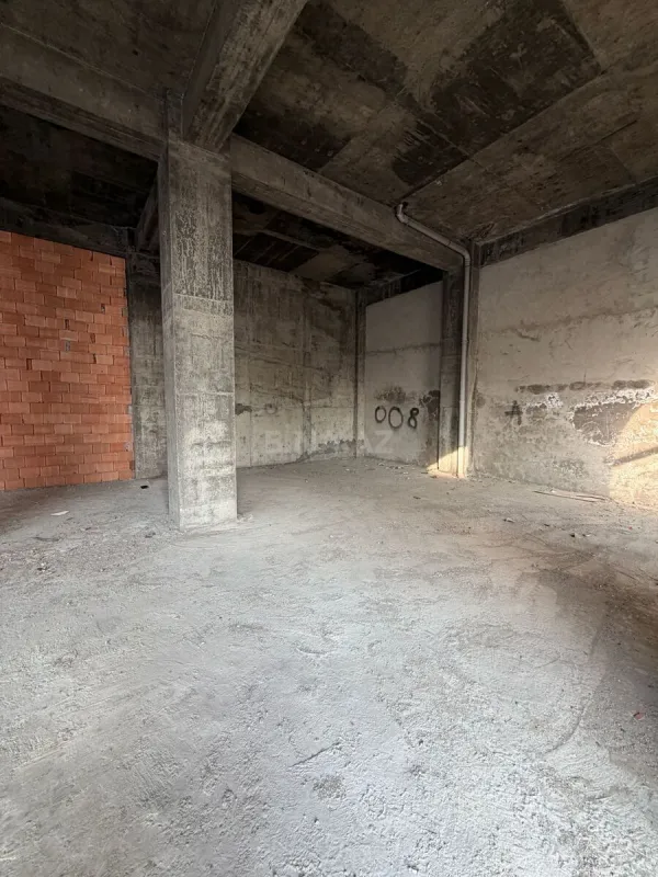 Satılır obyekt 125 m²