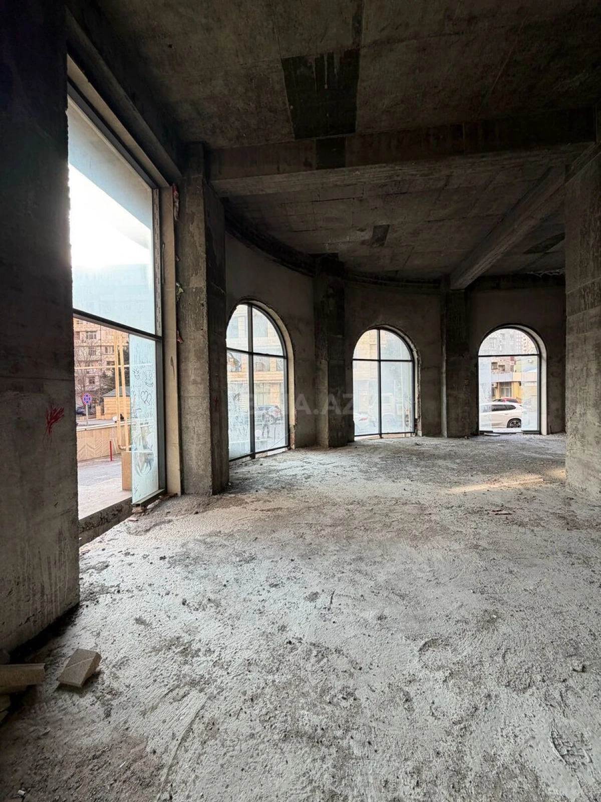 Satılır obyekt 125 m²