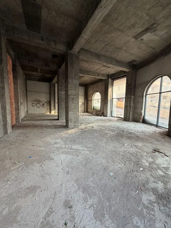 Satılır obyekt 125 m²