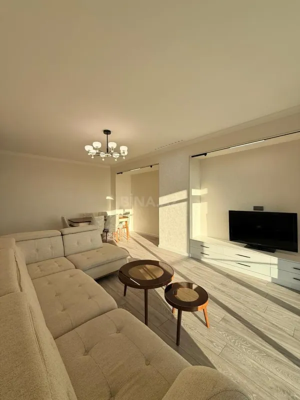 Kirayə verilir 3 otaqlı mənzil 148 m²