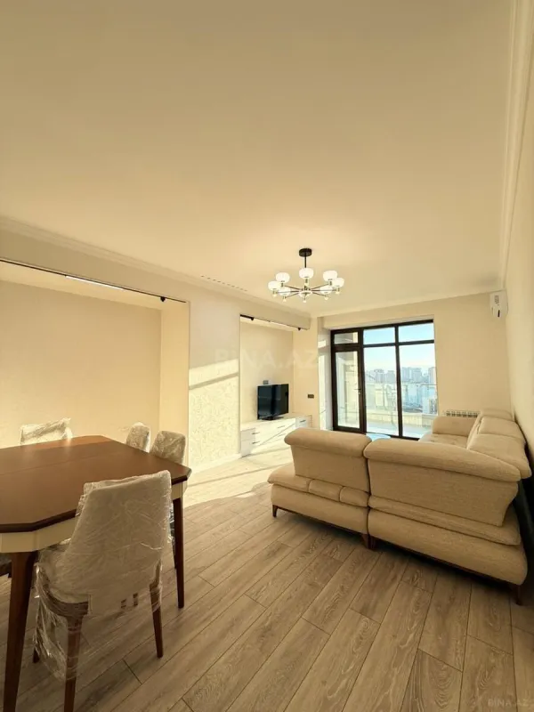 Kirayə verilir 3 otaqlı mənzil 148 m²