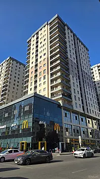 Satılır 4 otaqlı mənzil 195 m²