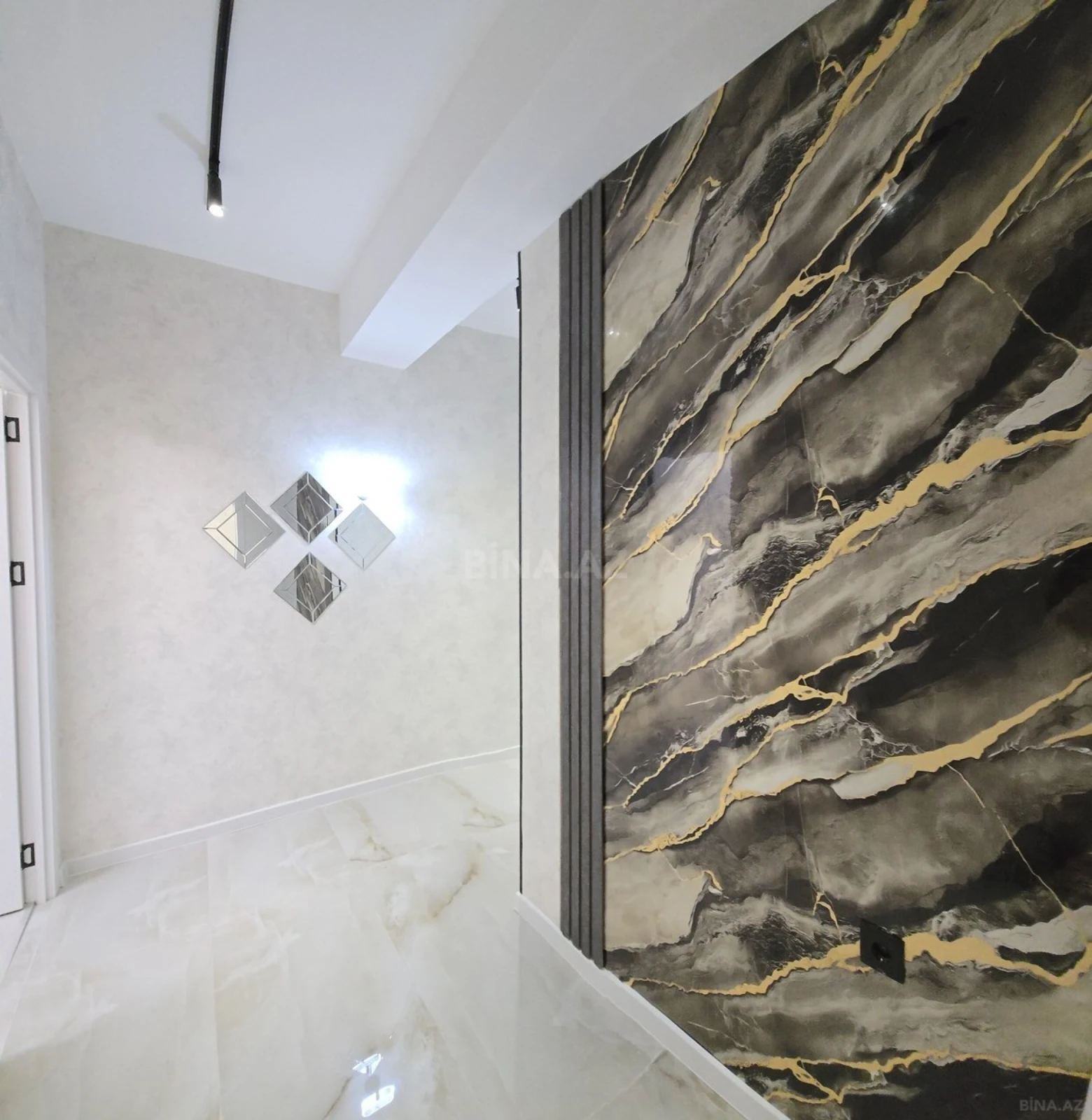 Satılır 2 otaqlı mənzil 56 m²