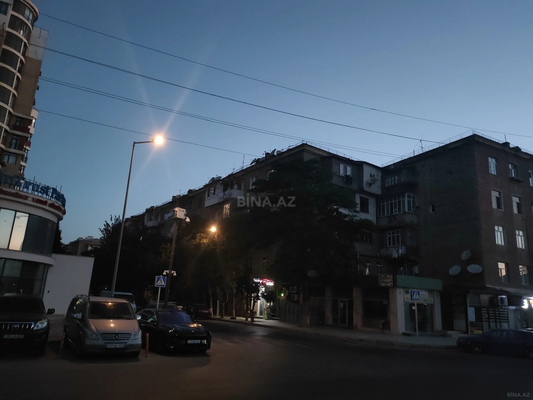 Satılır 2 otaqlı mənzil 68 m²