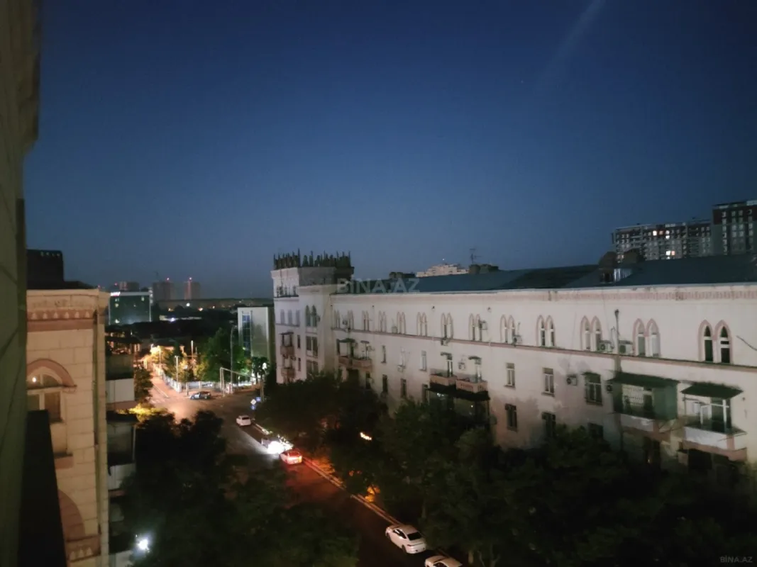 Satılır 2 otaqlı mənzil 68 m²