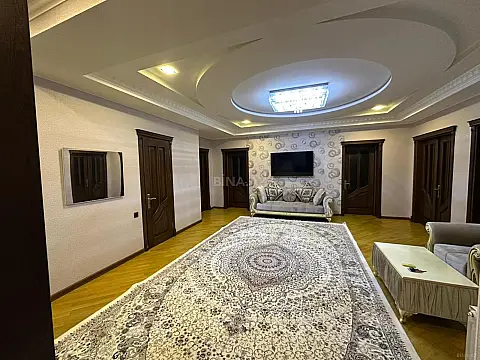 Kirayə verilir 4 otaqlı mənzil 200 m²