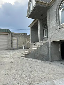 Satılır 6 otaqlı həyət evi 226 m²