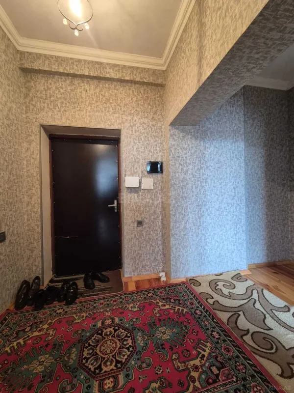 Satılır 2 otaqlı mənzil 61 m²