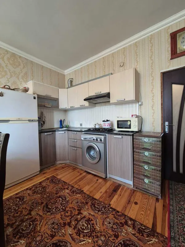Satılır 2 otaqlı mənzil 61 m²