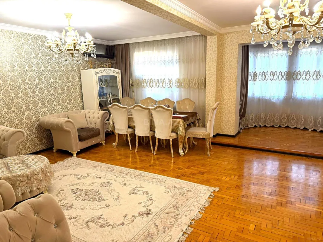Satılır 5 otaqlı mənzil 120 m²