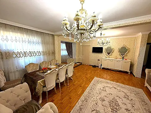 Satılır 5 otaqlı mənzil 120 m²