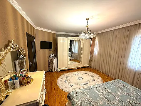 Satılır 5 otaqlı mənzil 120 m²