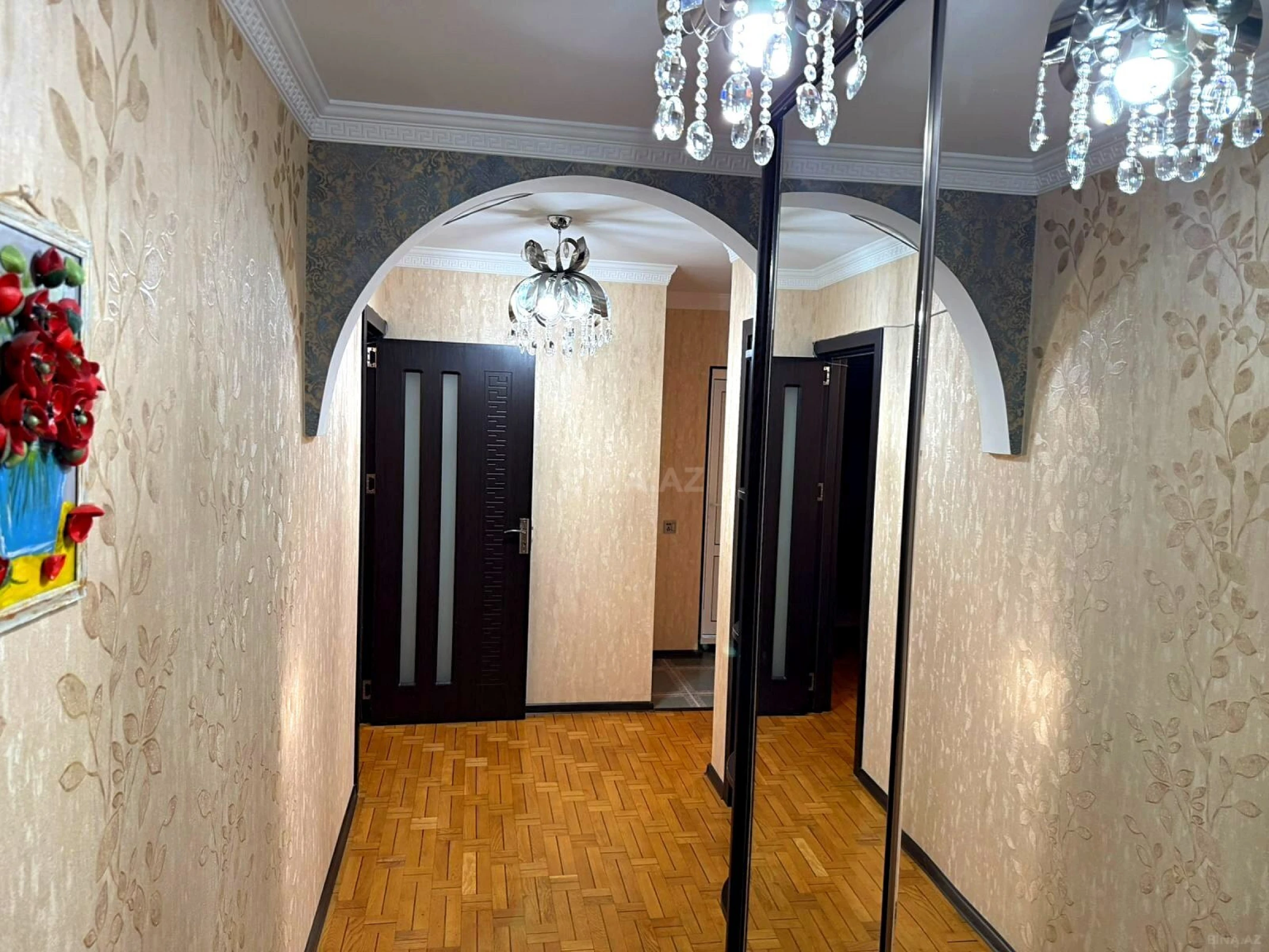 Satılır 5 otaqlı mənzil 120 m²