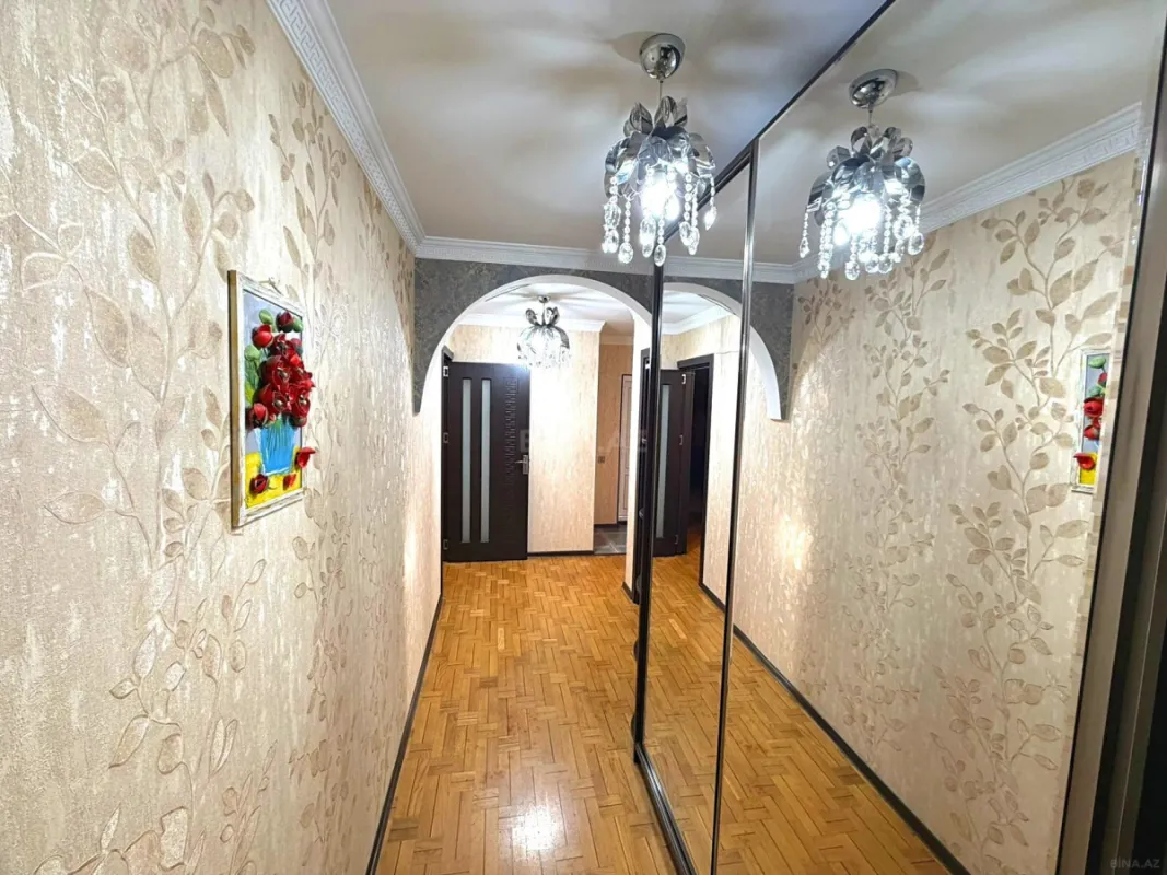 Satılır 5 otaqlı mənzil 120 m²
