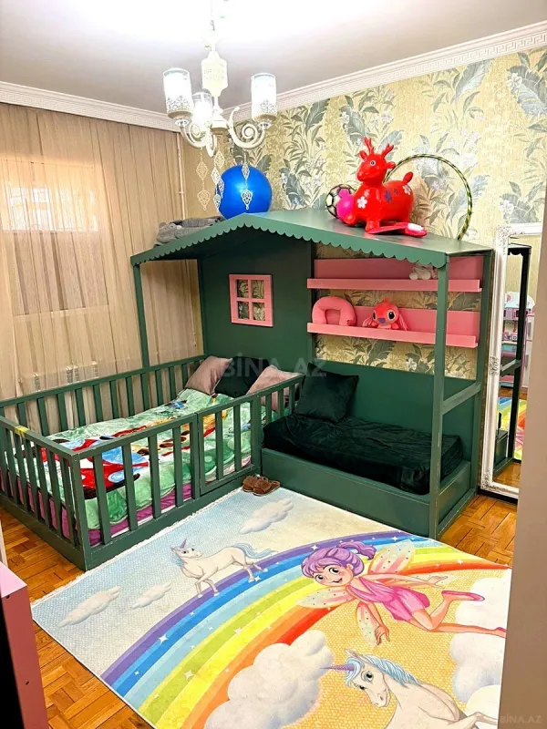 Satılır 5 otaqlı mənzil 120 m²