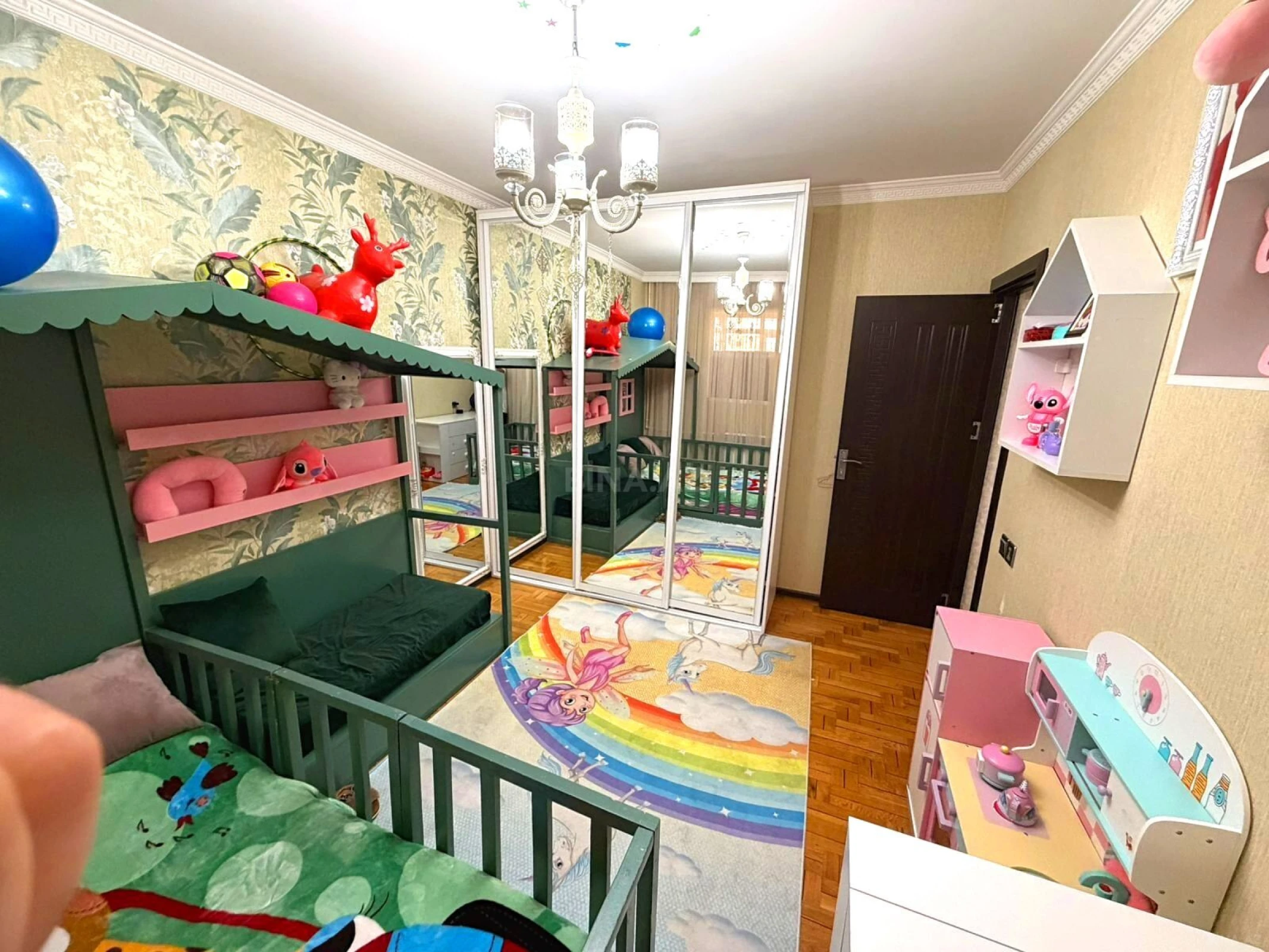 Satılır 5 otaqlı mənzil 120 m²