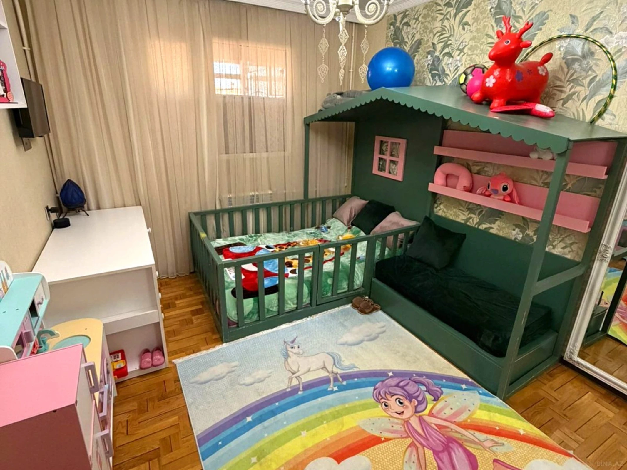 Satılır 5 otaqlı mənzil 120 m²