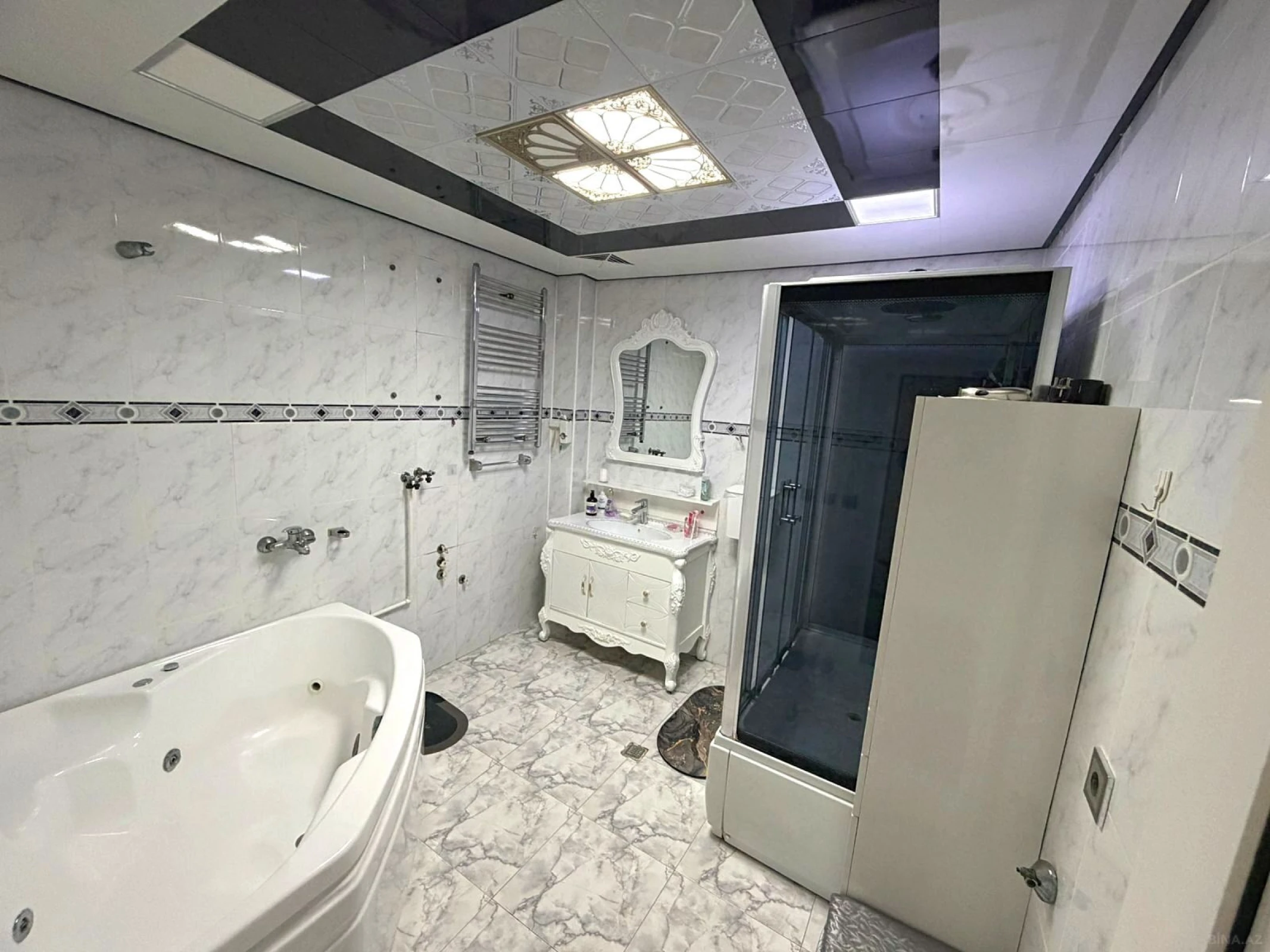 Satılır 5 otaqlı mənzil 120 m²