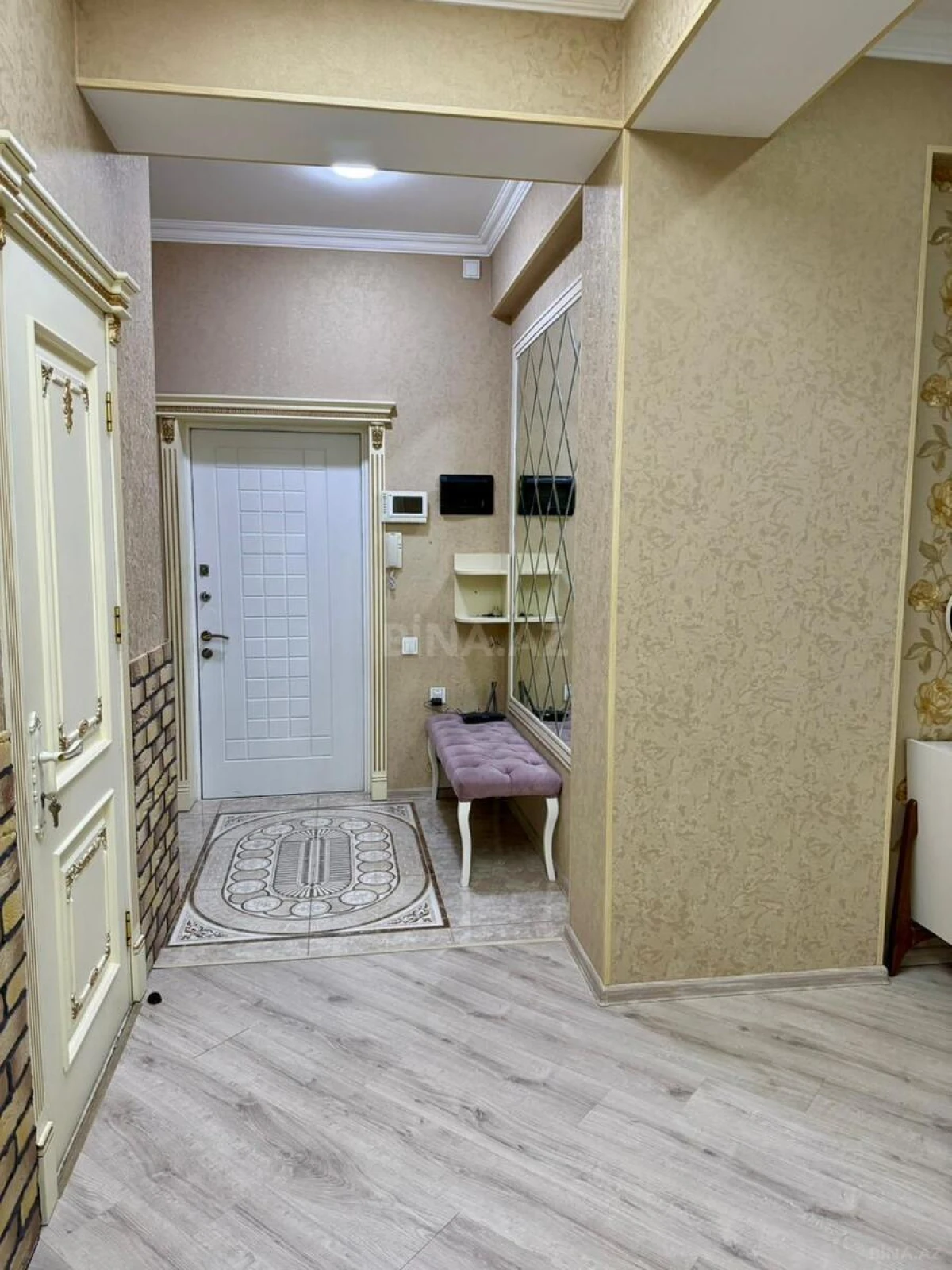 Satılır 3 otaqlı mənzil 112 m²