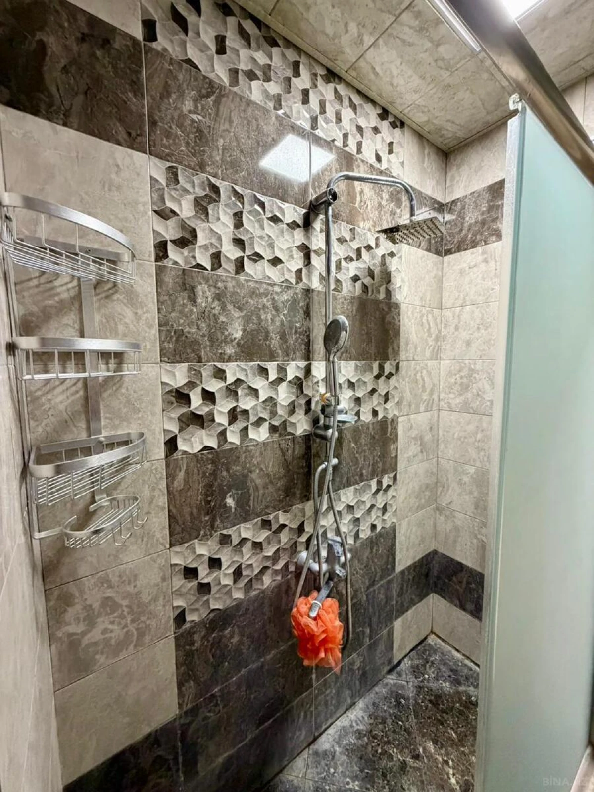 Satılır 3 otaqlı mənzil 112 m²