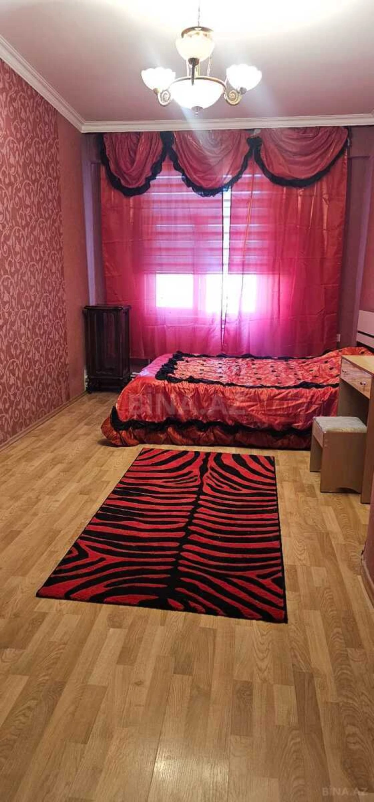 Kirayə verilir 2 otaqlı mənzil 70 m²