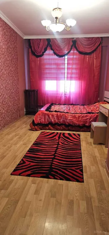 Kirayə verilir 2 otaqlı mənzil 70 m²