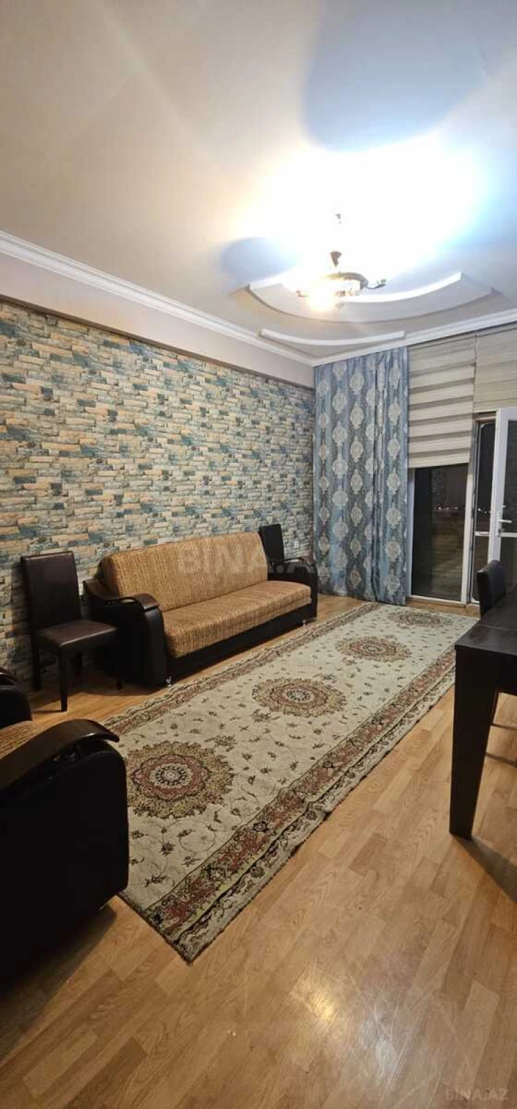 Kirayə verilir 2 otaqlı mənzil 70 m²