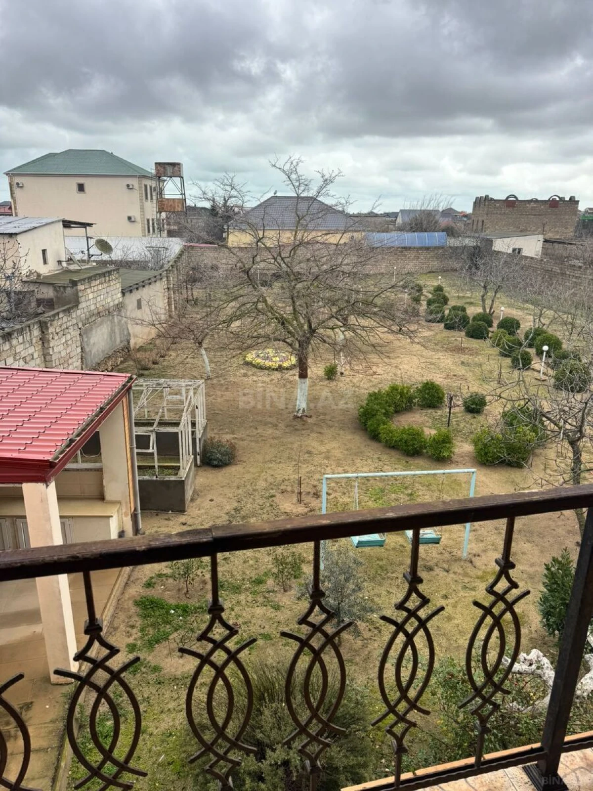 Satılır 5 otaqlı həyət evi 275 m²