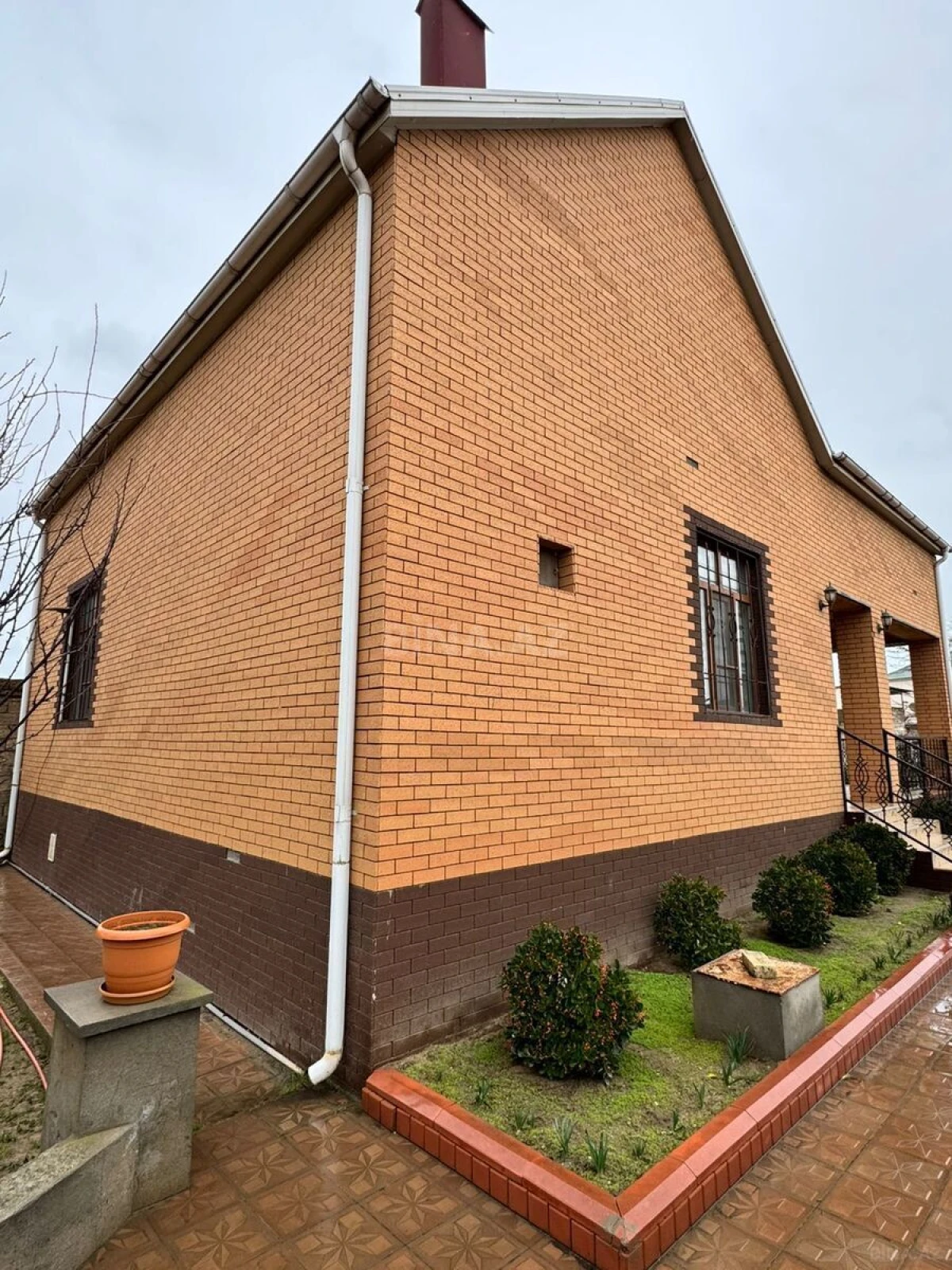 Satılır 5 otaqlı həyət evi 275 m²