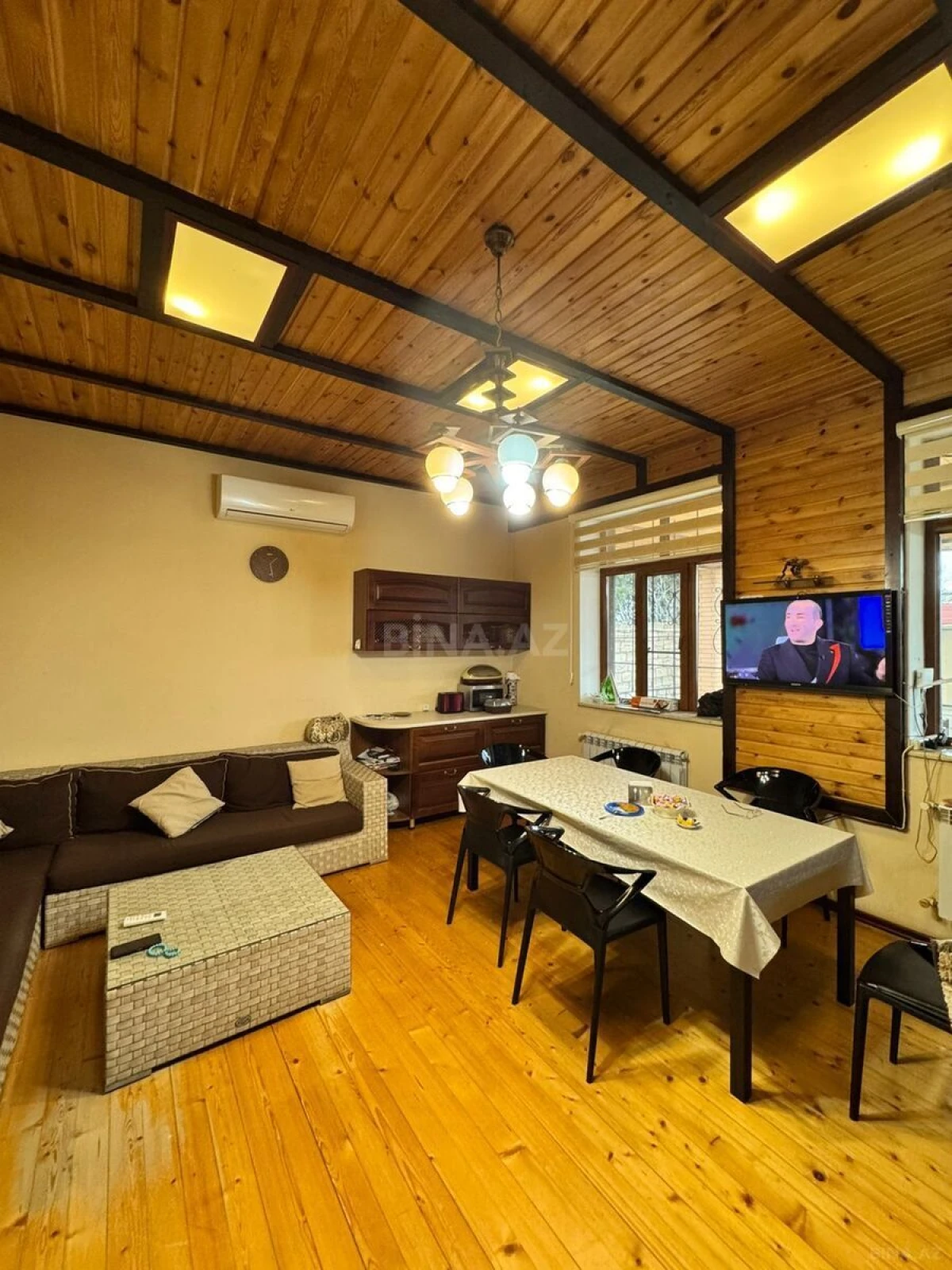 Satılır 5 otaqlı həyət evi 275 m²