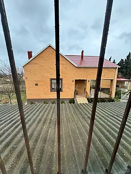 Satılır 5 otaqlı həyət evi 275 m²