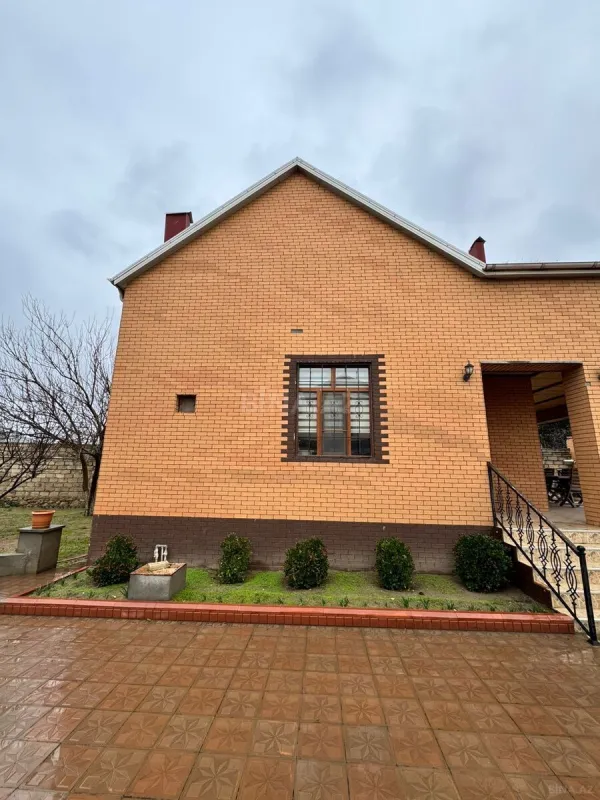 Satılır 5 otaqlı həyət evi 275 m²