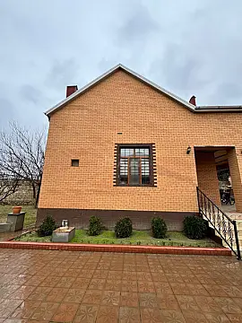 Satılır 5 otaqlı həyət evi 275 m²