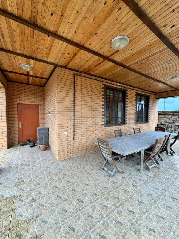Satılır 5 otaqlı həyət evi 275 m²