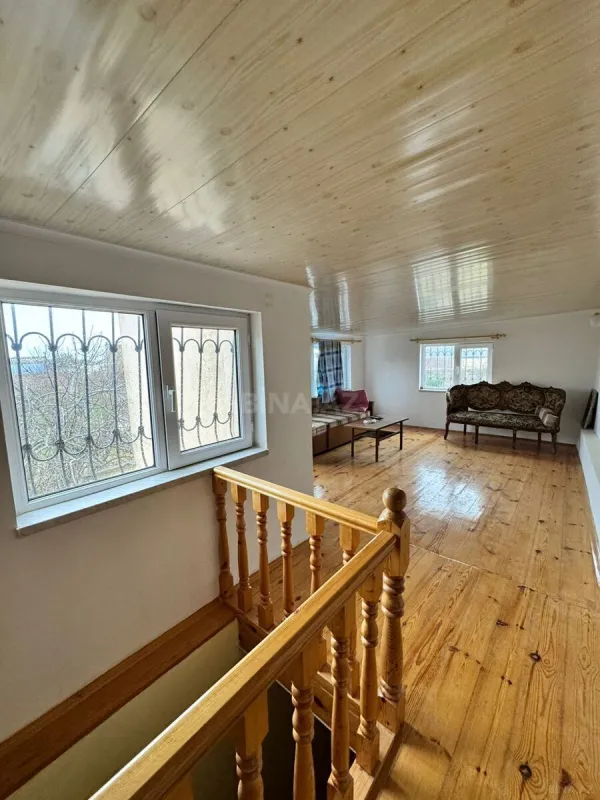 Satılır 5 otaqlı həyət evi 275 m²