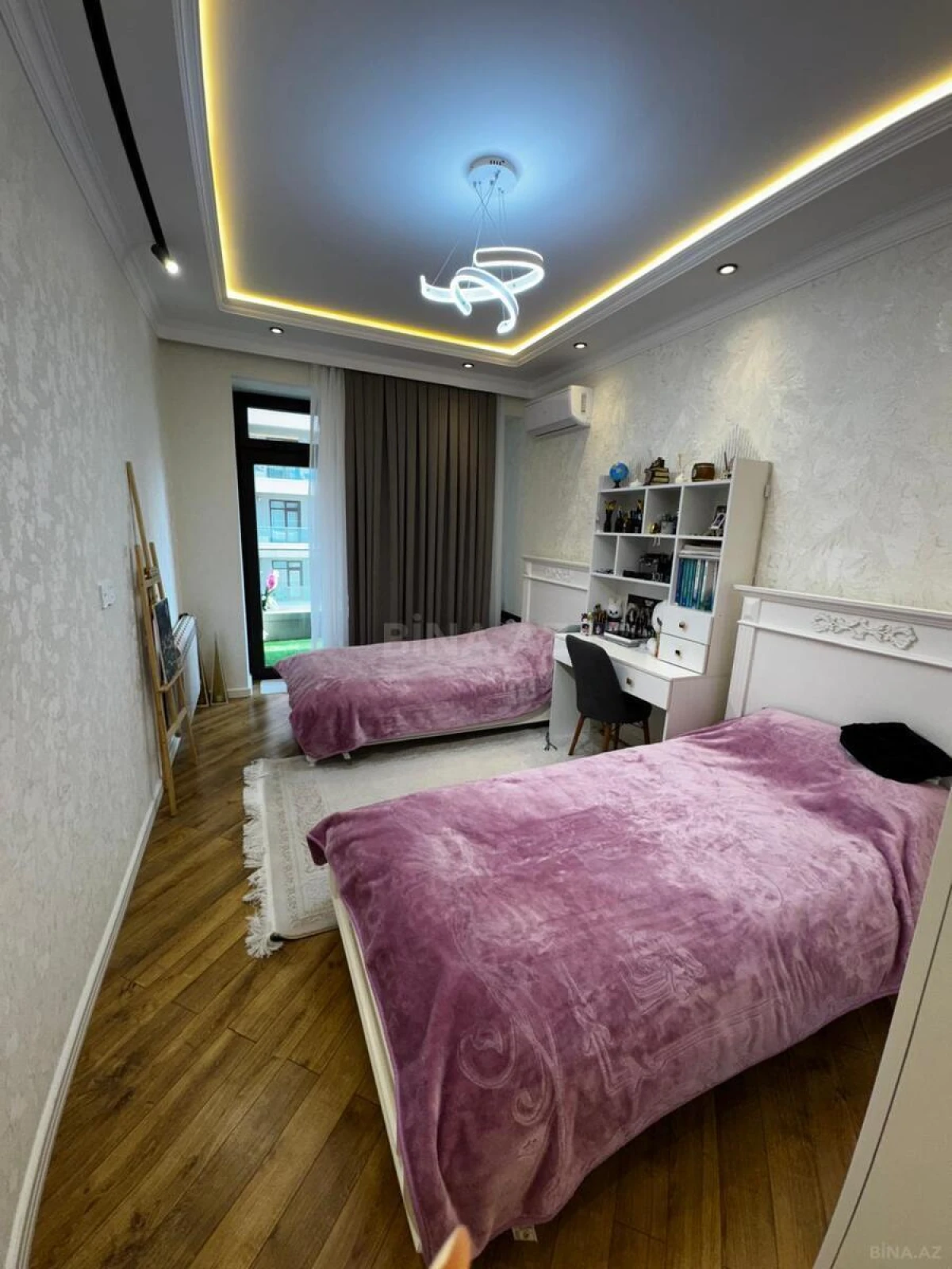 Satılır 3 otaqlı mənzil 148 m²