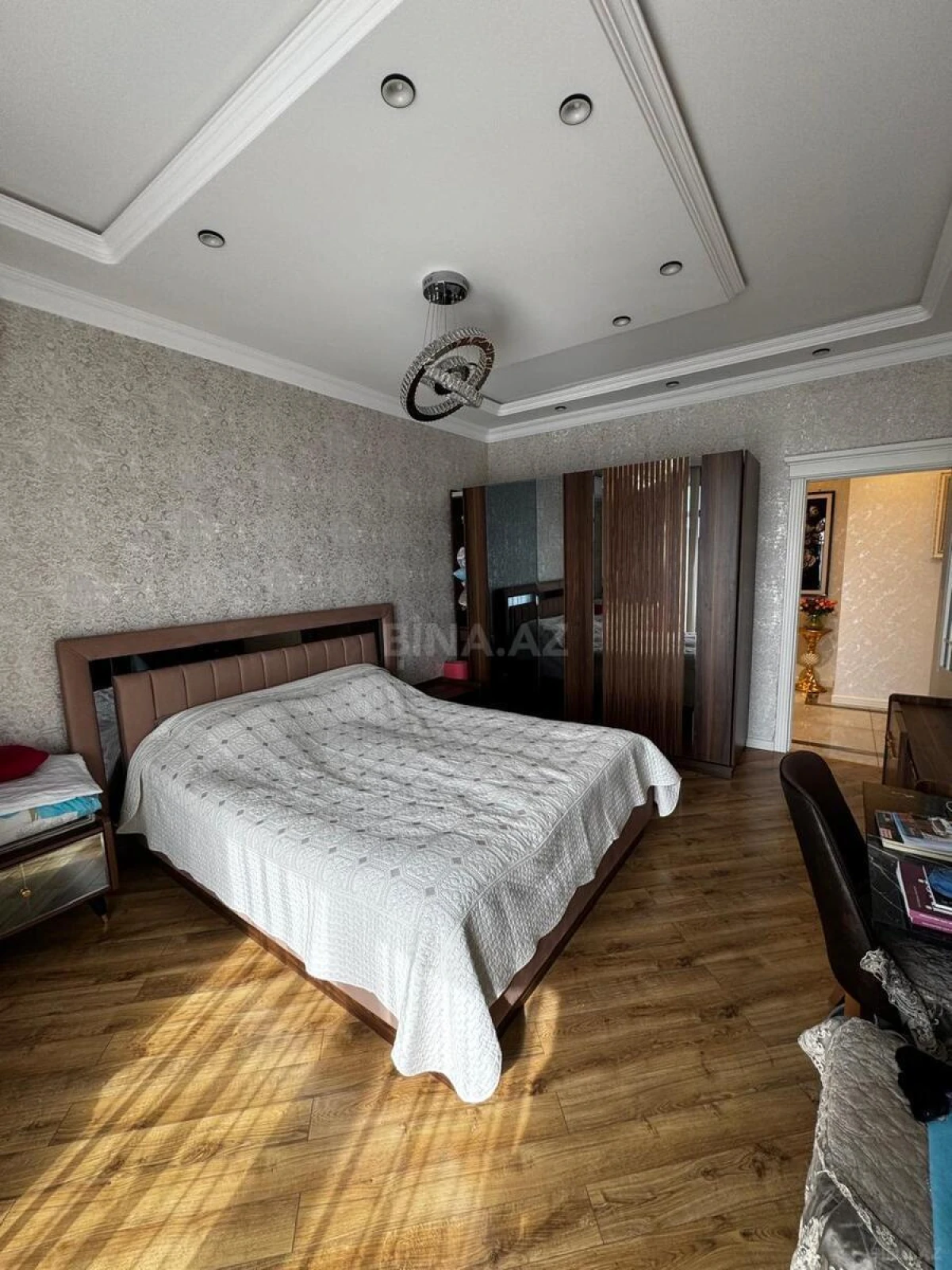 Satılır 3 otaqlı mənzil 148 m²