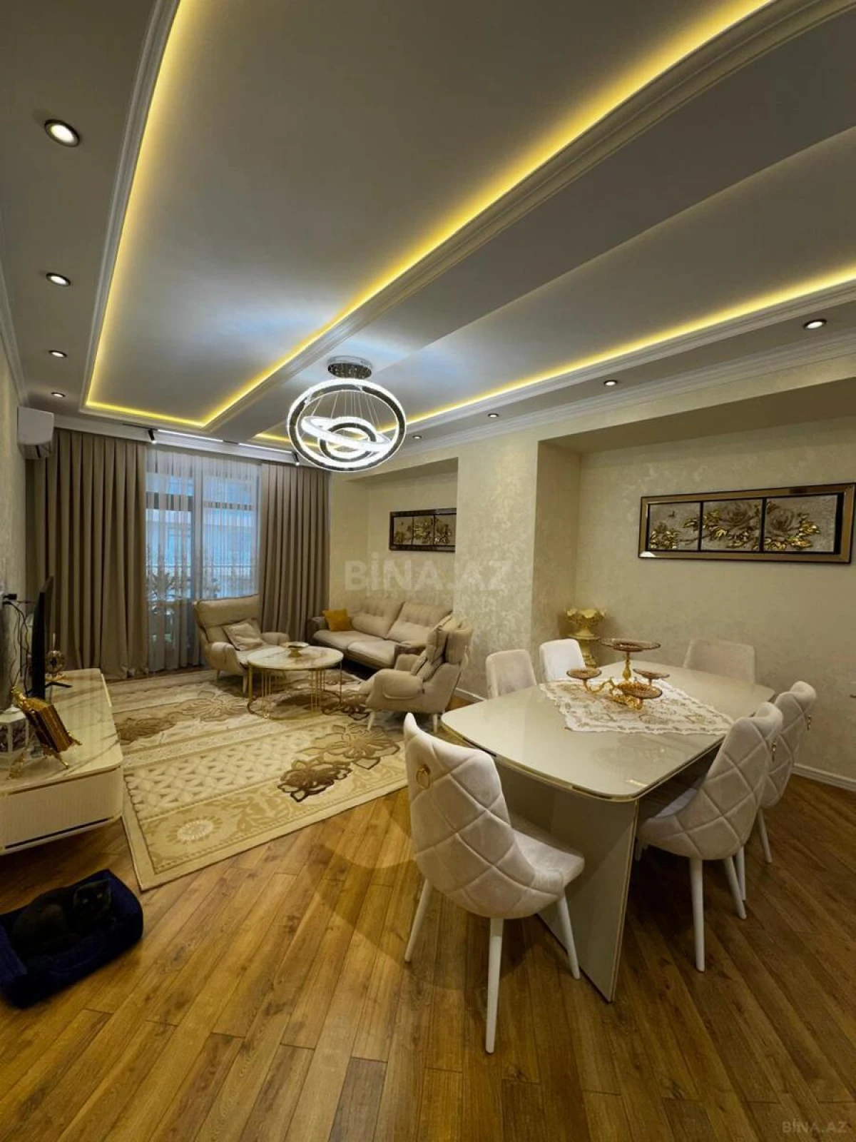 Satılır 3 otaqlı mənzil 148 m²