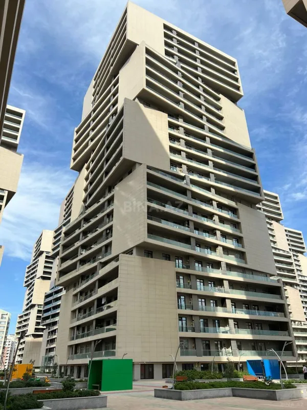 Satılır 3 otaqlı mənzil 148 m²